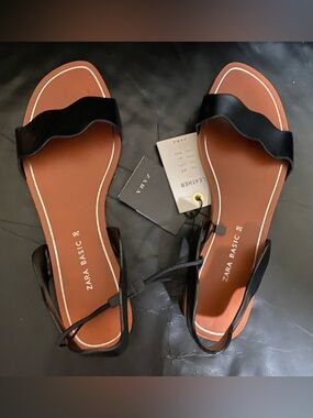 NWT Zara Black Leather Wavy-Front Ankle-Strap Sandals 6